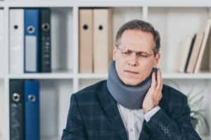 A white-collar worker who needs a Tampa workers comp lawyer