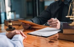 a Tampa workers comp lawyer works on a contingency fee basis